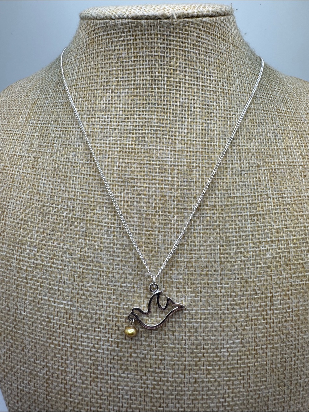 Avon Noelle Wishes Dove Necklace in Silver Tone with Genuine Pearl